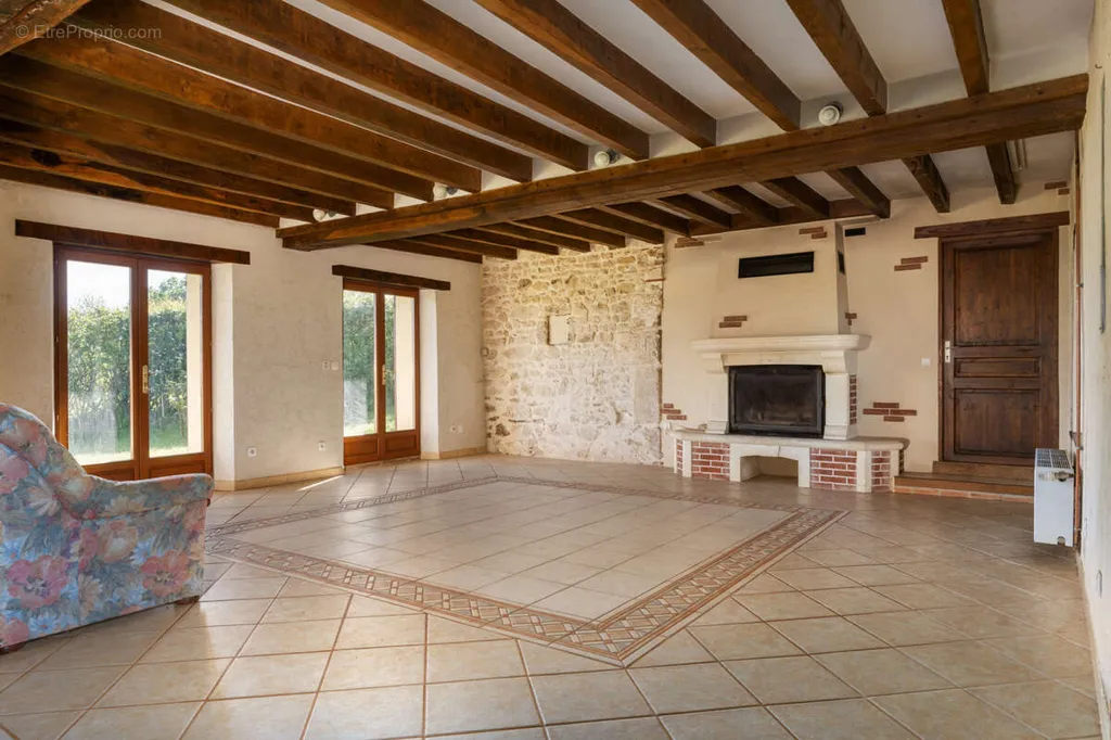 Séjour - Maison de campagne avec vue sur la campagne à Sancerrois