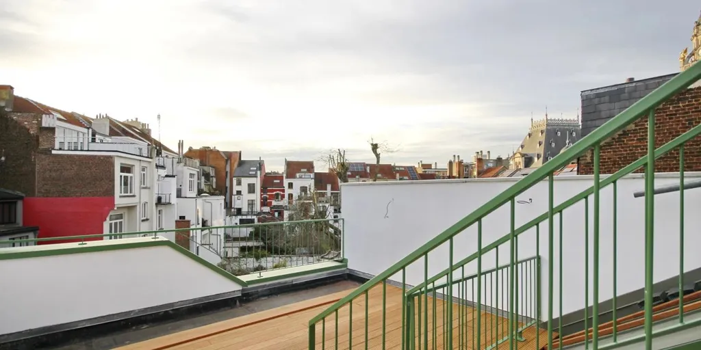 Terrasse - Duplex Penthhouse Rénové à Sint-Gillis