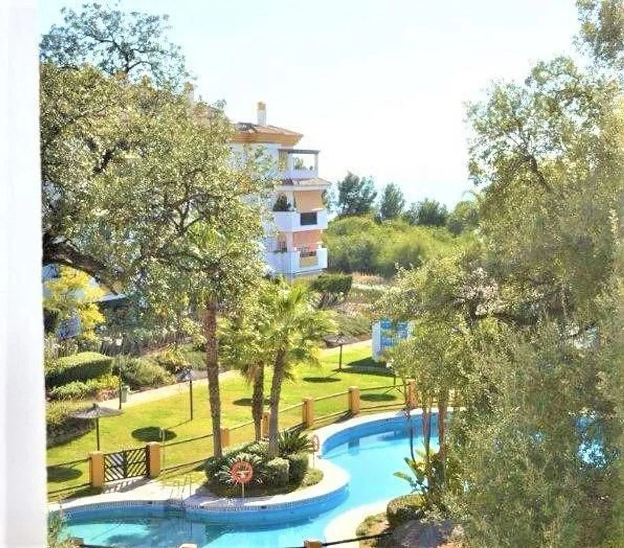 Piscine - Apartment with Pool in Pinos de Nagüeles