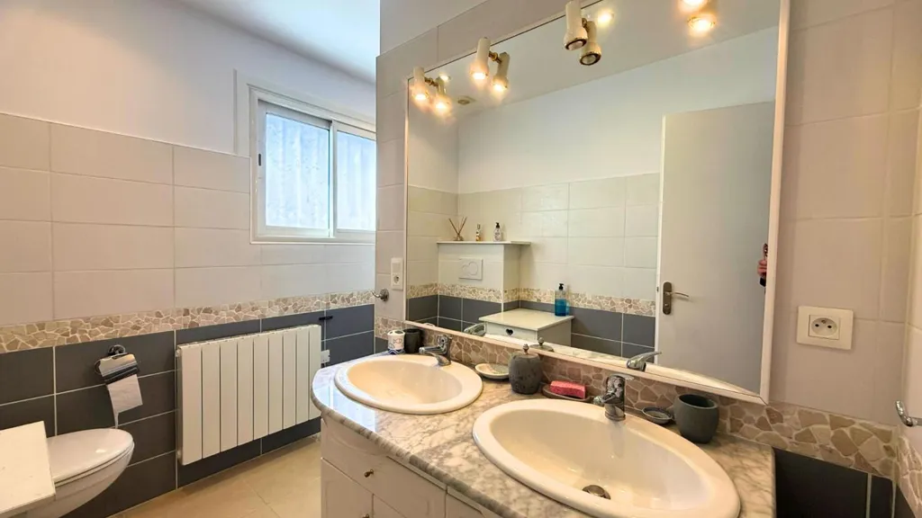 Salles de bain - Villa 4 Faces avec Piscine et Jardin à Perpignan