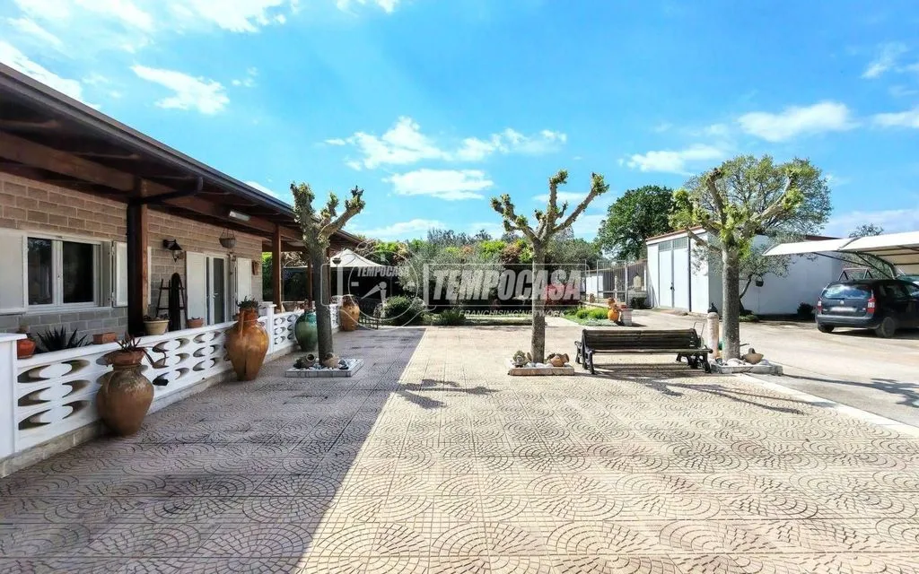 Jardin - Luxury Villa with Private Garden in Carraro Procino