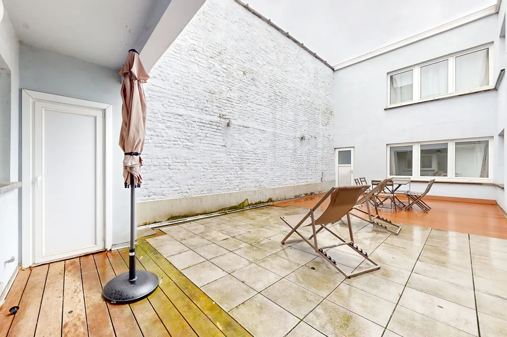 Aed - 5-Bedroom Apartment with Terrace in Jette