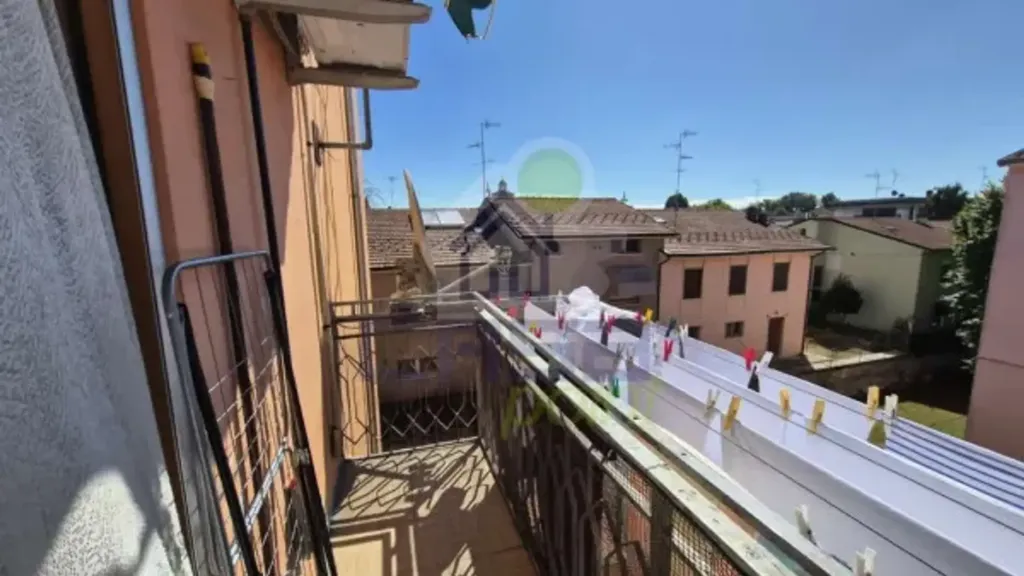 Balcon - Spacious Apartment with Balcony in Guastalla