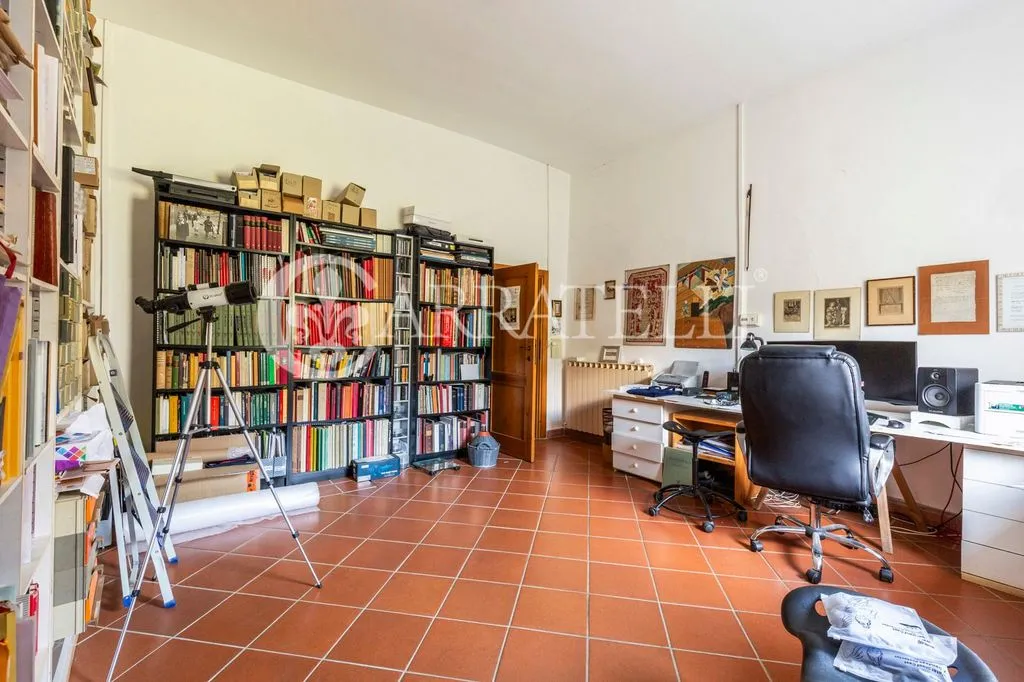 Bureau - Luxury Villa with Panoramic Pool in Laterina