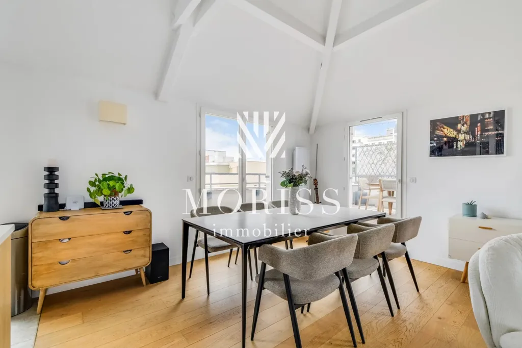 Söögituba - Duplex with Cathedral Ceiling and Eiffel View in Saint-Ouen