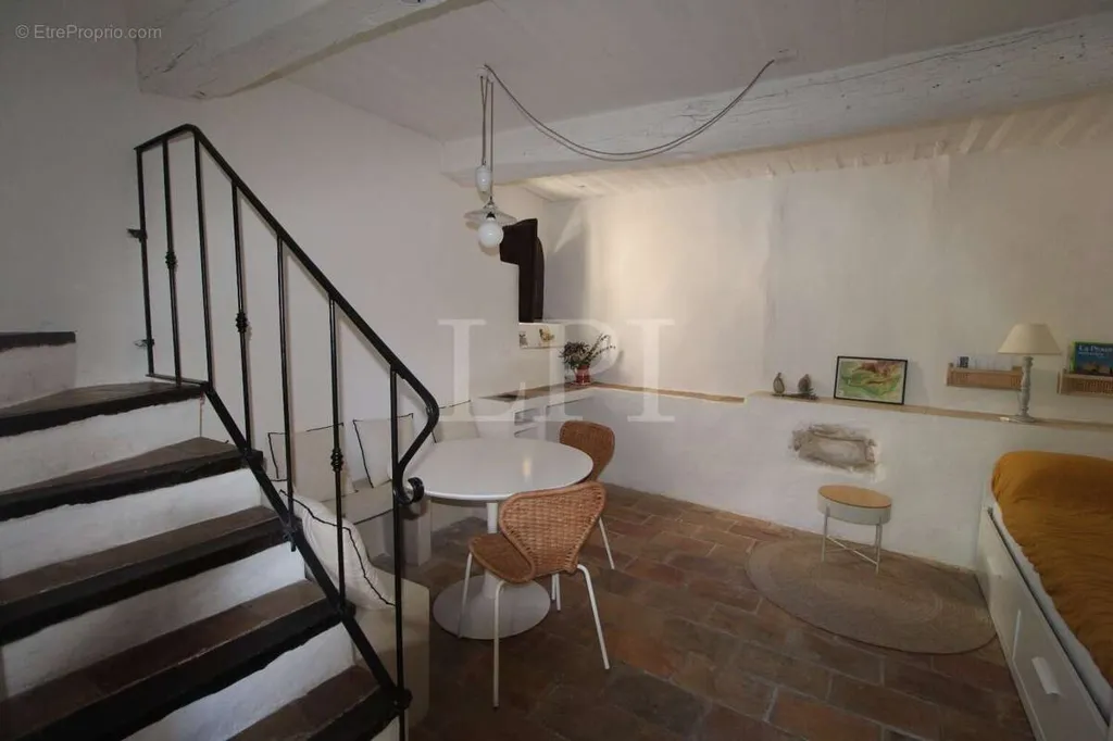 Söögituba - 18th-Century Mas with Gîtes in Luberon