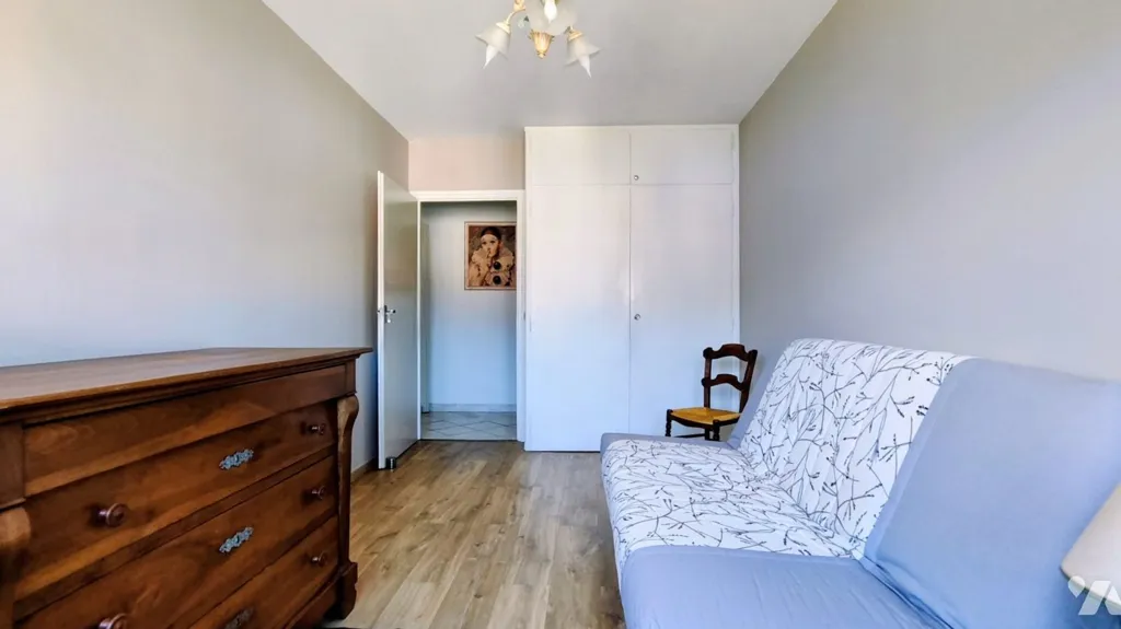 Chambres - Appartement Lumineux avec Balcons à Chambéry
