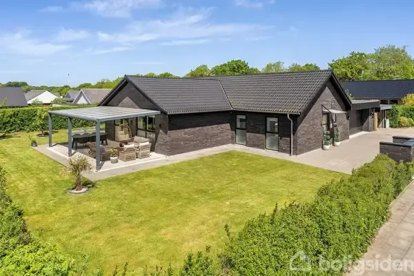 Õhuvaade - Modern Villa with Garage in Esbjerg Ø