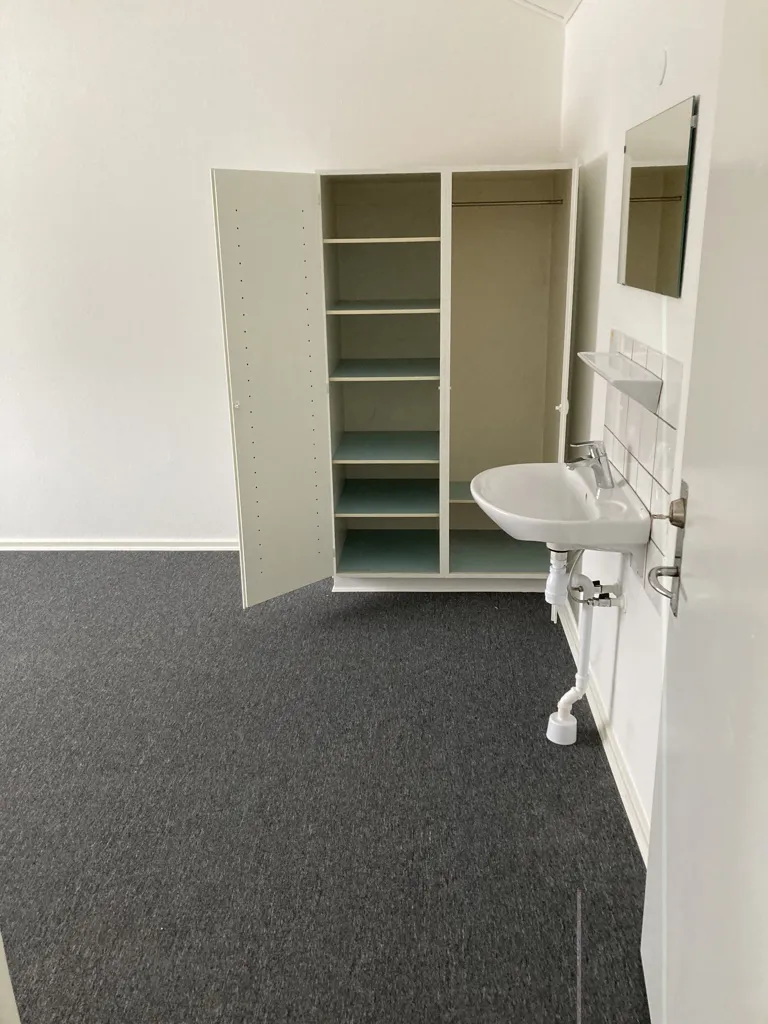 Office - Shared Room in Former College, Gedved