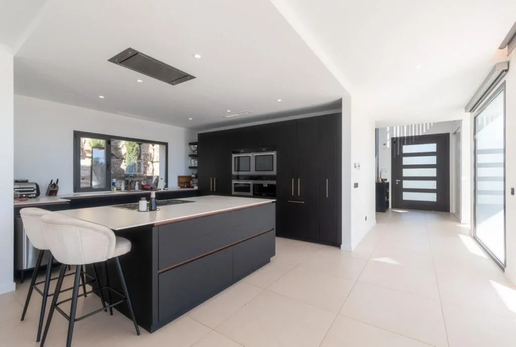 Cucina - Luxury Villa with Pool in Benahavís