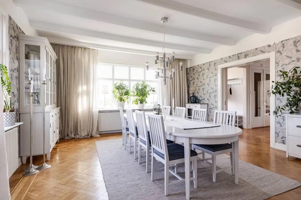 Maison 10 pièces à Kumla kommun