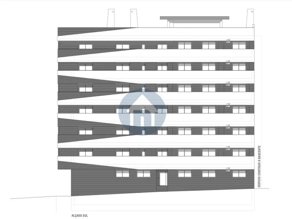 Luxury Apartment with Rooftop Pool in Monte Gordo