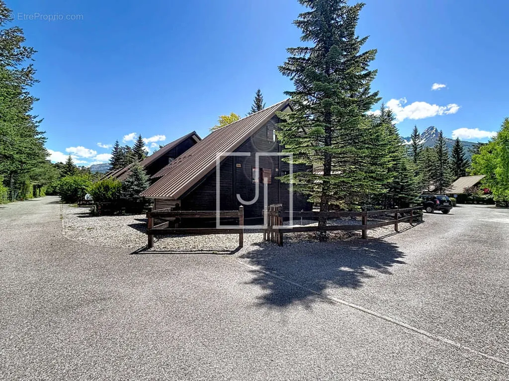 Välivaade - Renovated Chalet with Garden in Barcelonnette
