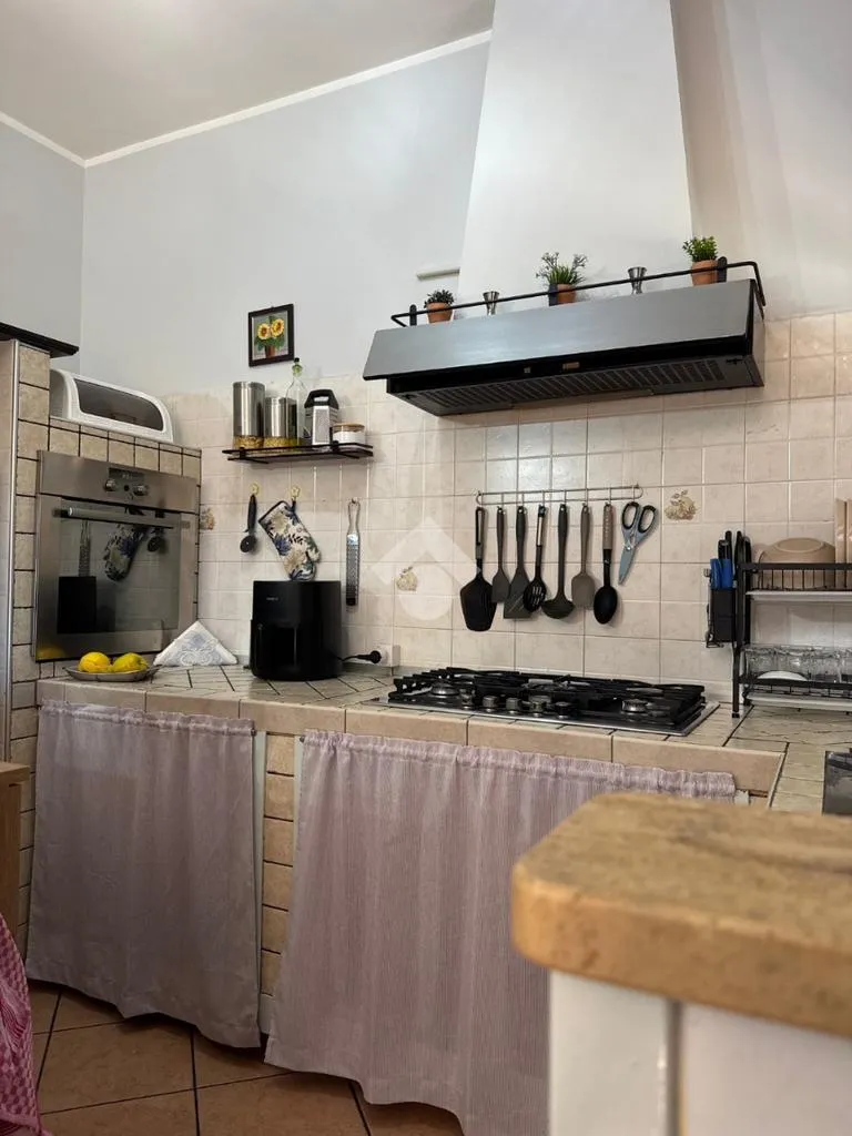 Cucina - Triplex with Garden in Pozzilli