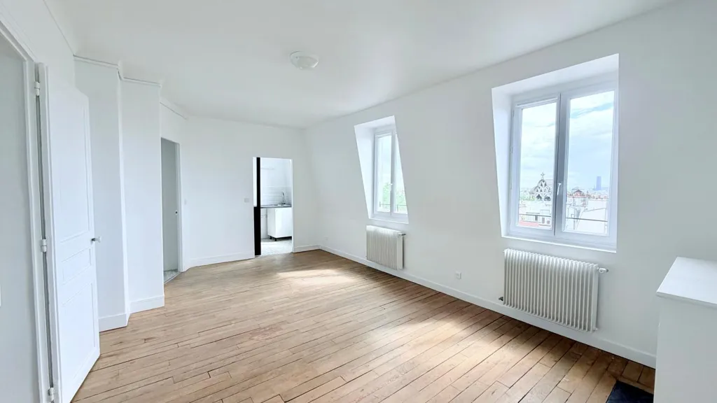 Pièces - Studio Rénové au Cœur de Montmartre