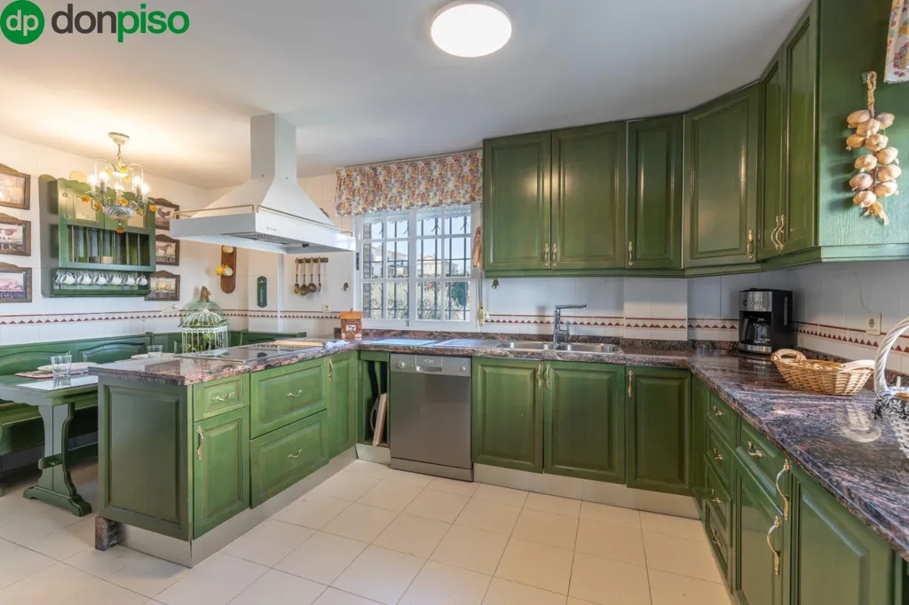 Cuisine - Luxury Detached House with Pool in Zubia
