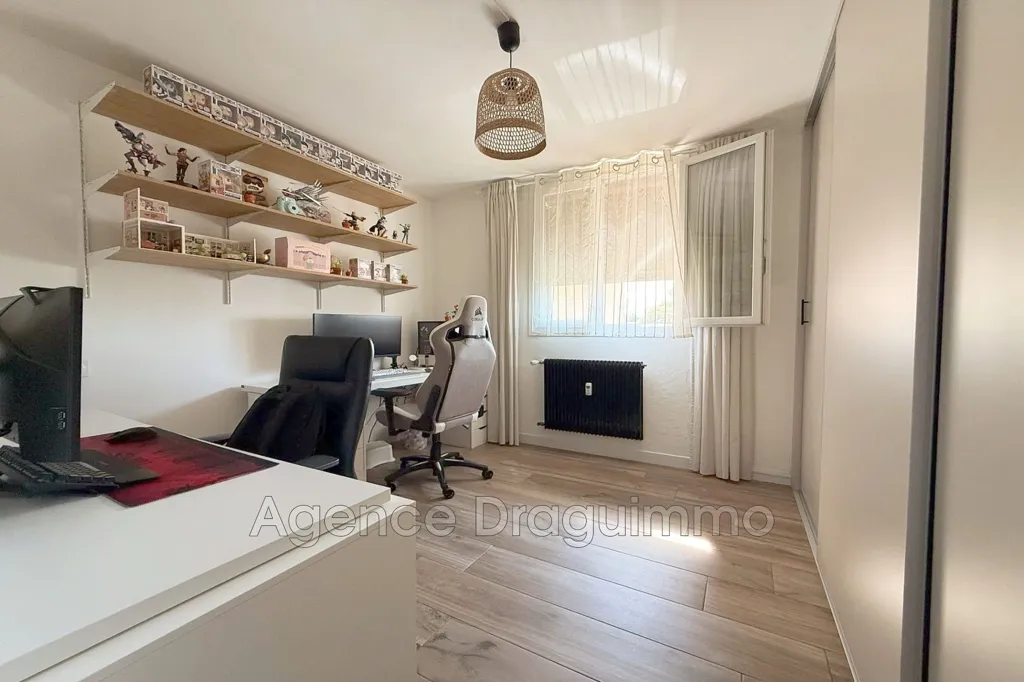 Studio - Flat with Balcony near Draguignan Centre