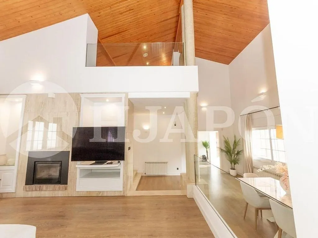 Elutuba - House with Indoor Pool in Argentona