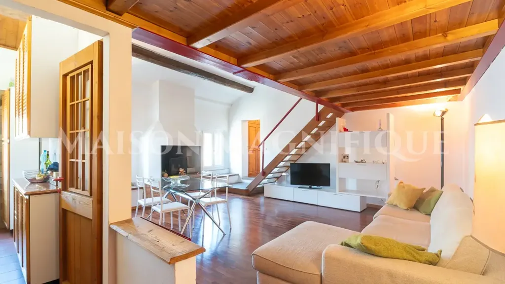 Living Room - Prestigious Apartment with Corso Giovecca View in Ferrara