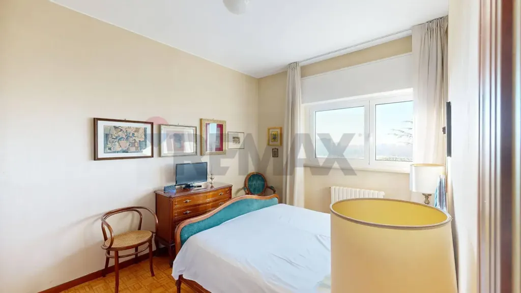 Chambres - Four-Bedroom Apartment with Balcony in Milan