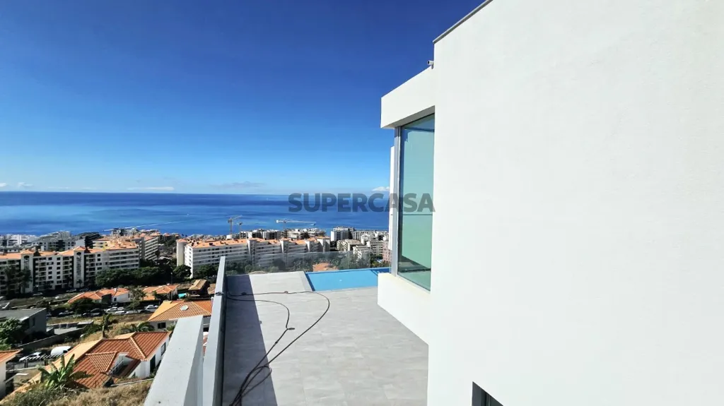 Terrasse - Contemporary House with Sea View in Ajuda