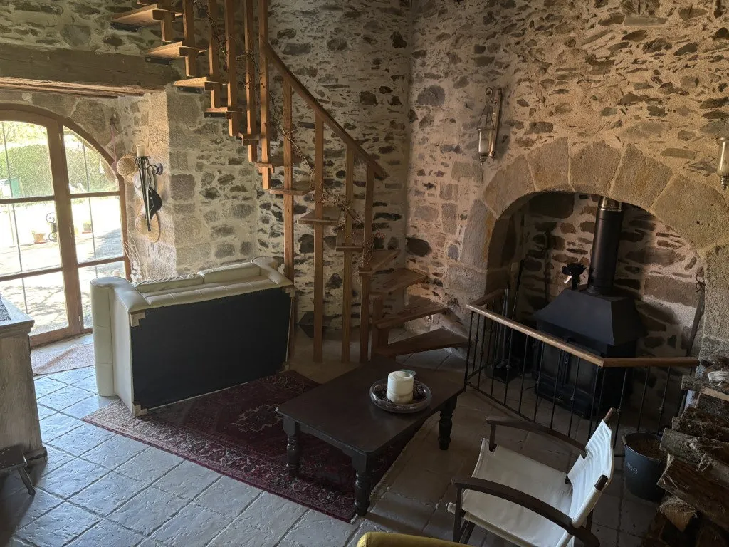 Elutuba - Renovated Stone House with Pool near Objat