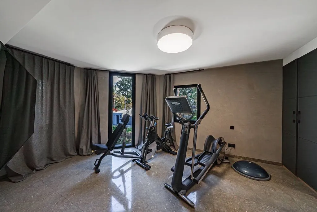 Rooms - 10-Bedroom Chalet with Pool in Guadalmina Baja