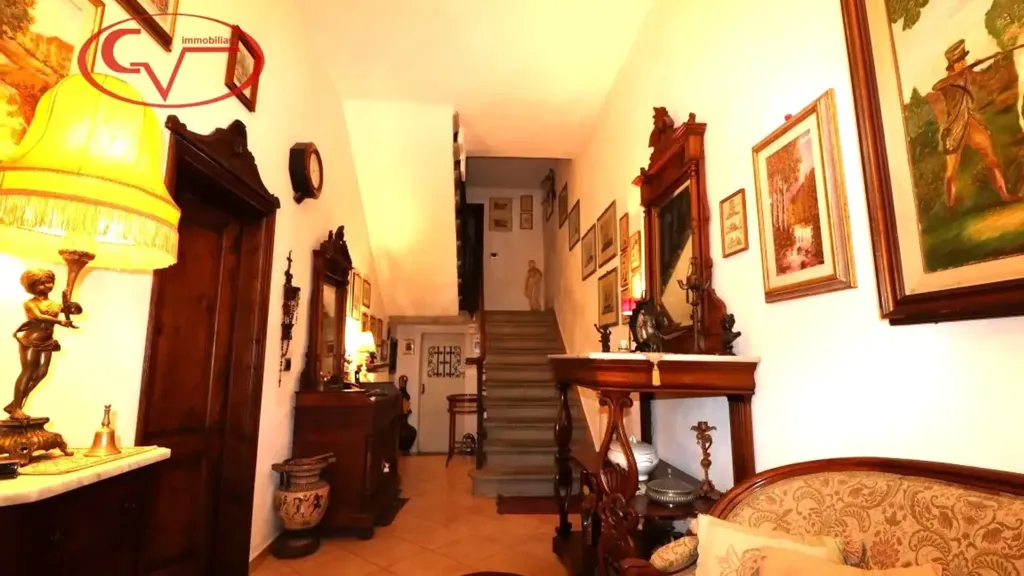 Hallway - Terraced Villa with Garden in Montevarchi