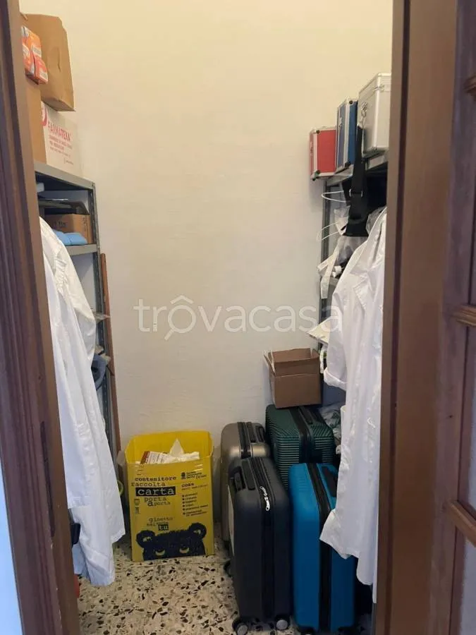 Toad - Converted Studio Apartment with Storage in Samone