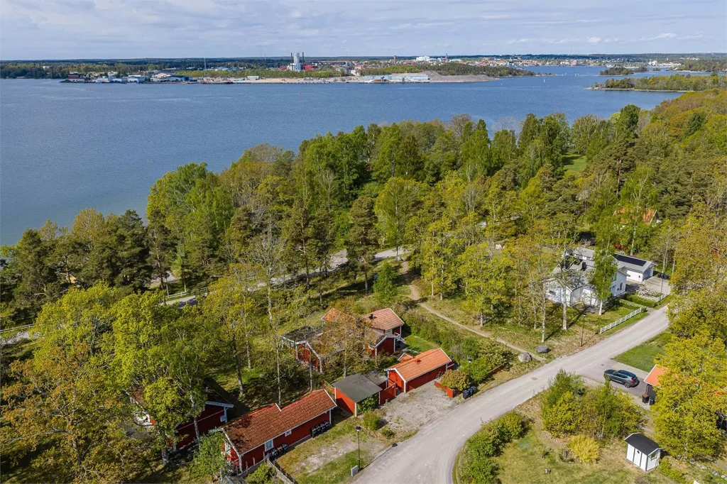 4-toaline maja asukohas Västerviks kommun
