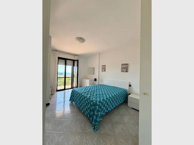 Bedrooms - 3-Bedroom Apartment with Terrace in Gaeta