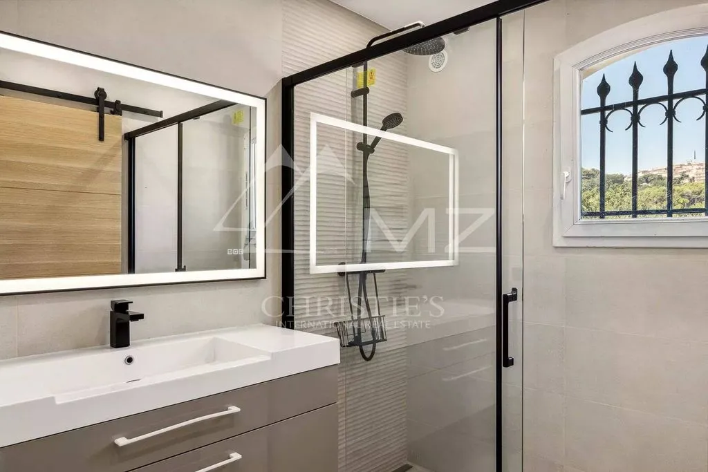 Vannitoad - Luxury Villa with Pool in Mougins