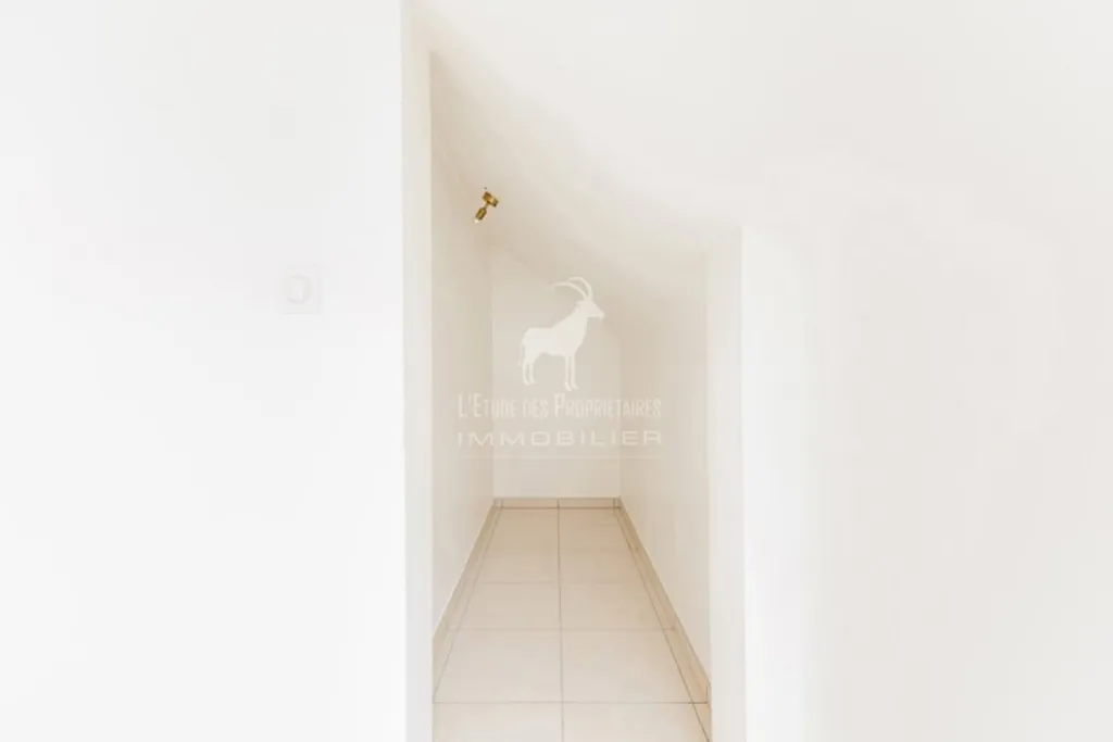 hallway_entrance