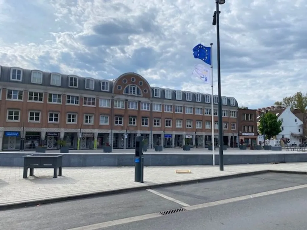 Furnished Apartment with Parking in Saint-Lambert
