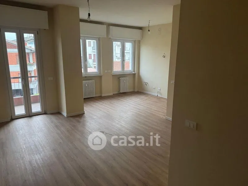 Séjour - Modernised Flat with Balcony in Stradella Centre