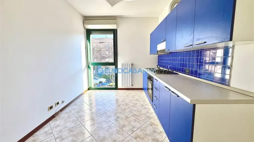 Köök - Spacious 2-Bedroom Apartment with Garage in Carpi