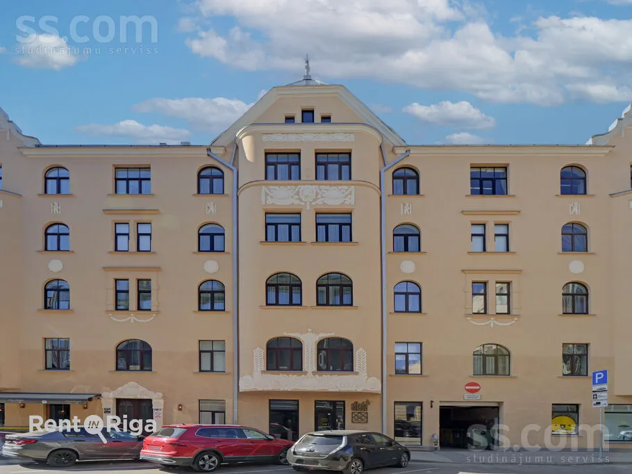 Appartement 4 pièces à Rīga