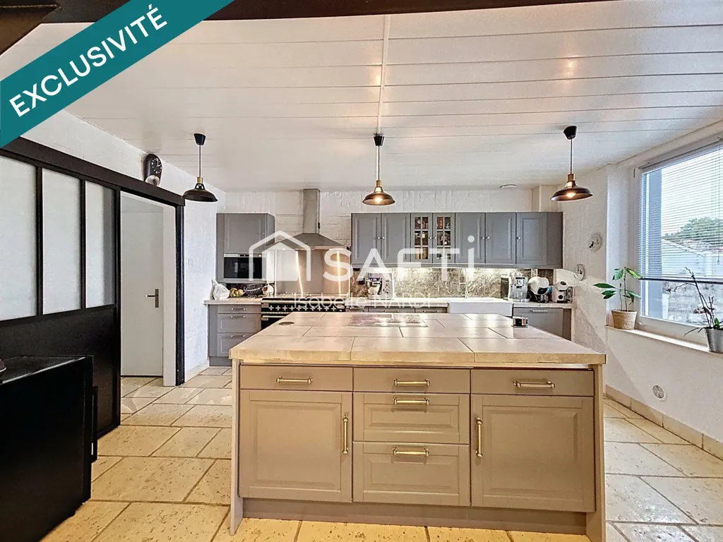 Cuisine - Maison Rénovée avec Piscine à Knutange