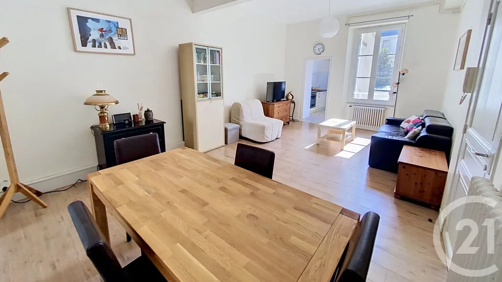 Séjour - Appartement T3 avec Hauteur sous Plafond à Saint-Malo