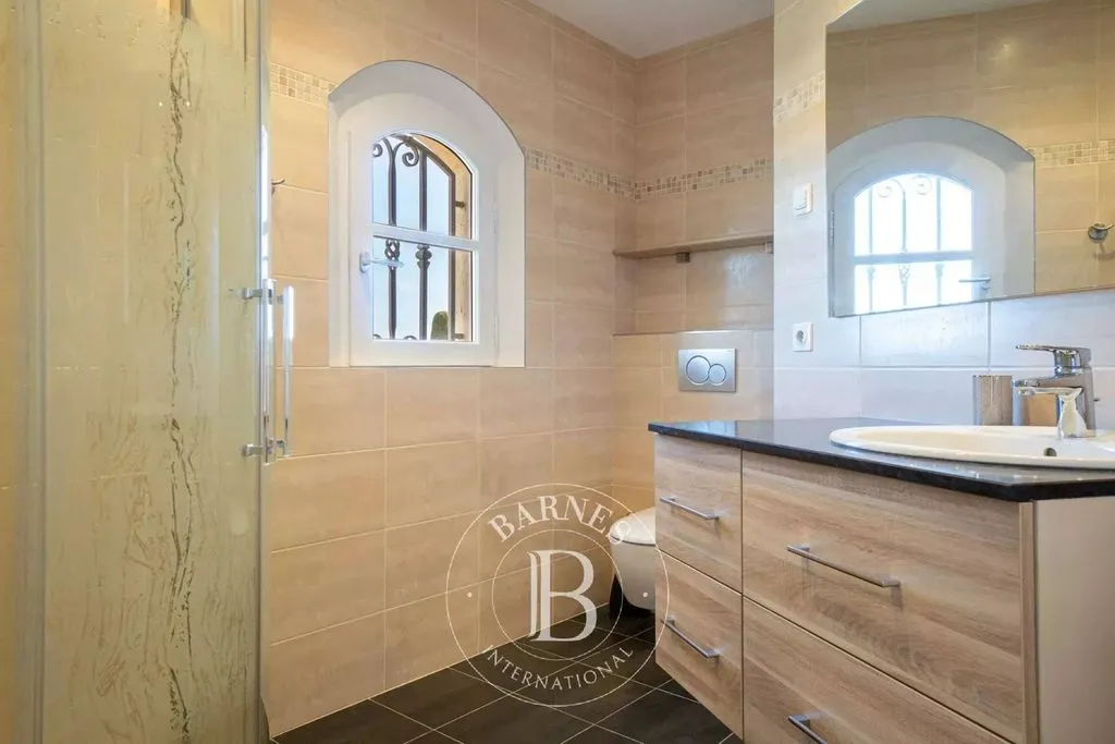 Vannitoad - Luxury Villa with Pool in Valbonne