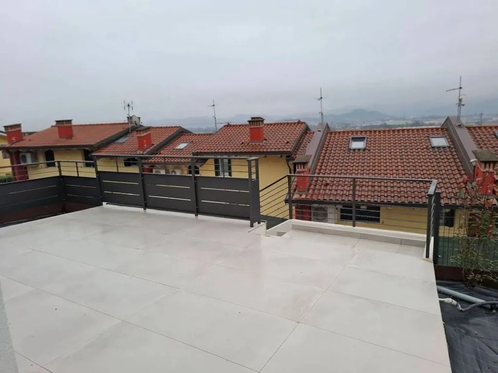 Terrass - New Villa with Panoramic Terrace in Creazzo