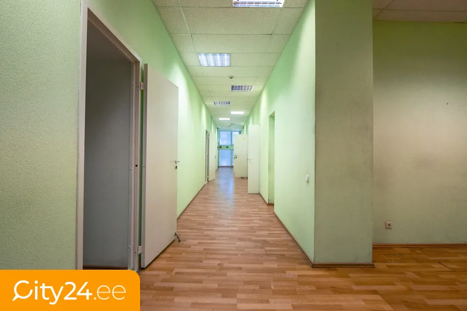Ingresso - Administrative Building with Large Land in Riga