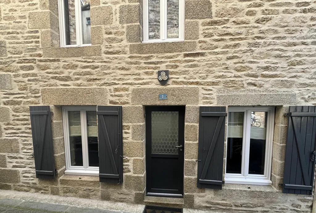 Exterior - Triplex House with Courtyard in Pont-Aven