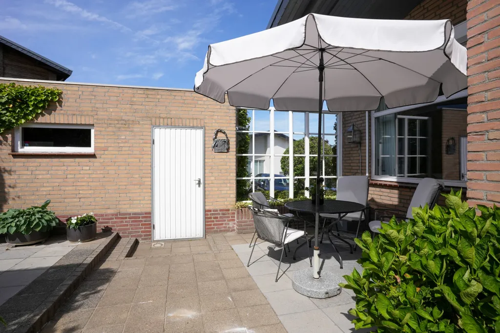 Terrass - Spacious Detached House with Garden in Vaals