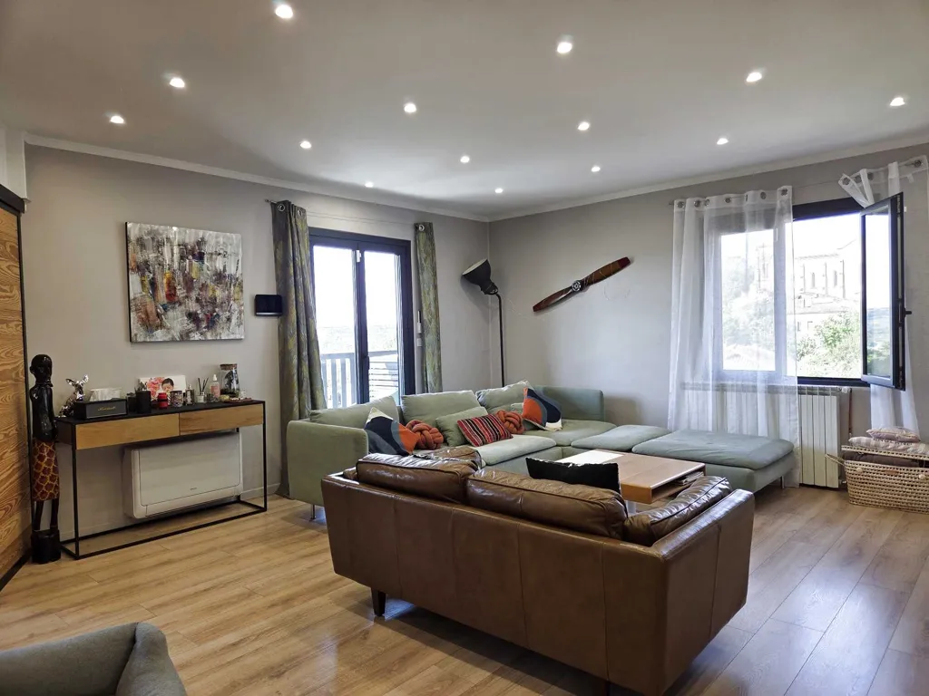 Séjour - Villa Rénovée avec Piscine sur les Hauteurs de Penne d'Agenais