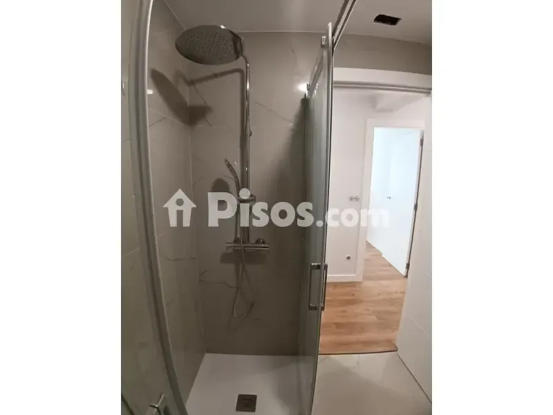 Vannitoad - Renovated Flat with Lift in Cuatro Caminos