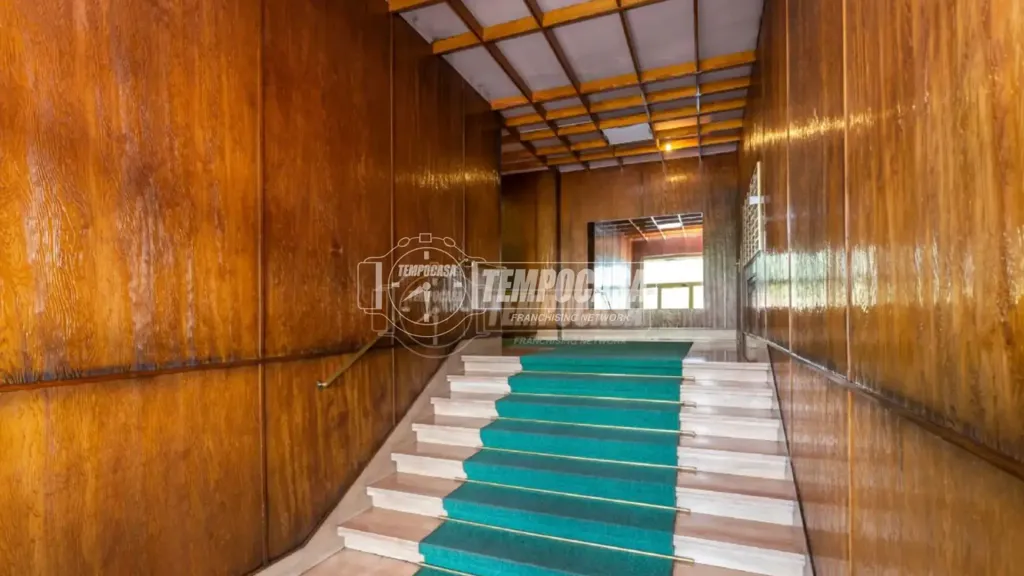 hallway_entrance