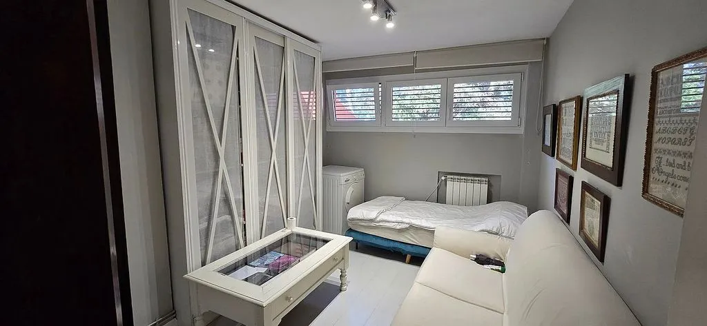 Magamistoad - Semi-detached House with Pool in Montepríncipe