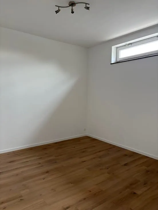 Pièces - Appartement Rénové avec Cave à Namur