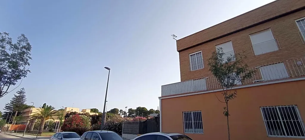 Välivaade - Spacious House with Terrace in Moncada
